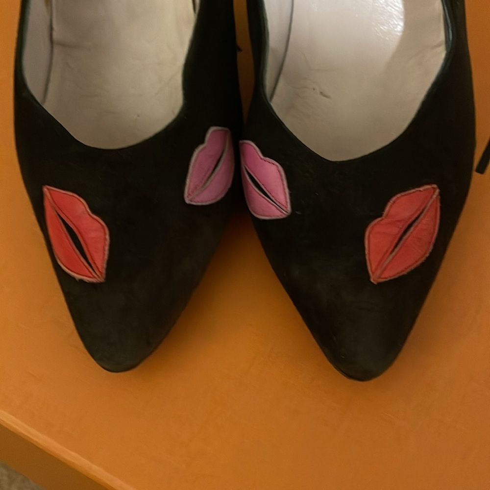 Women's Black Pumps with Red and Pink Accents - Picture 4 of 5